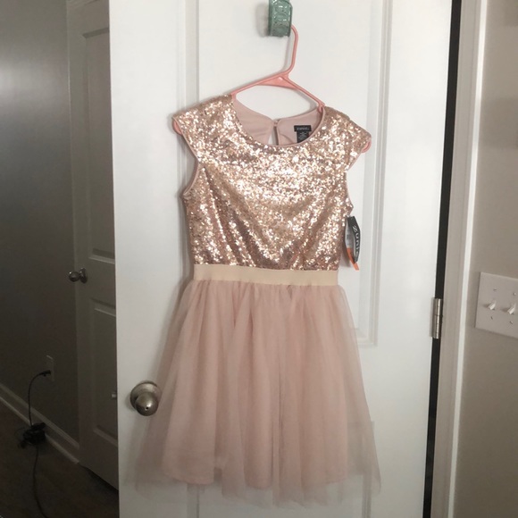 Zunie - Picture 1 of 5